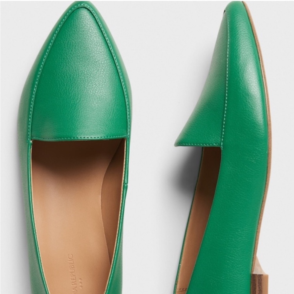Banana Republic Factory Green Pointed-Toe Women's Flats